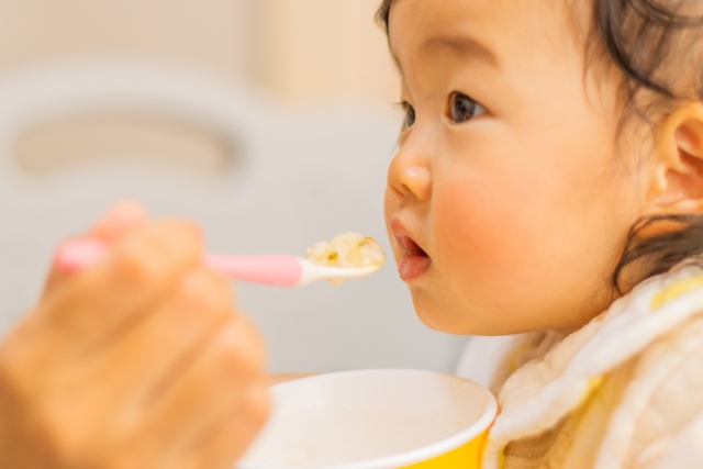 【体験談】口から出す1歳の遊び食べについイライラ