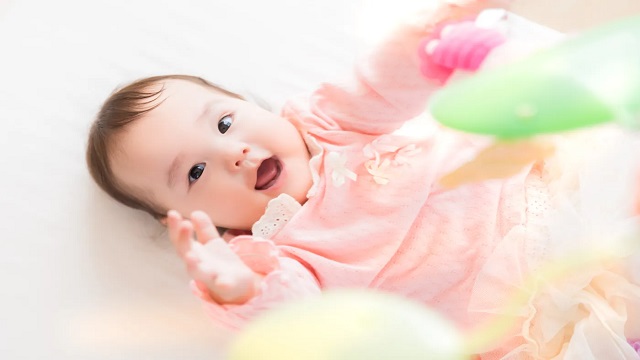 赤ちゃんの「首すわり」注意点を知って関われば育児はもっと楽になる！