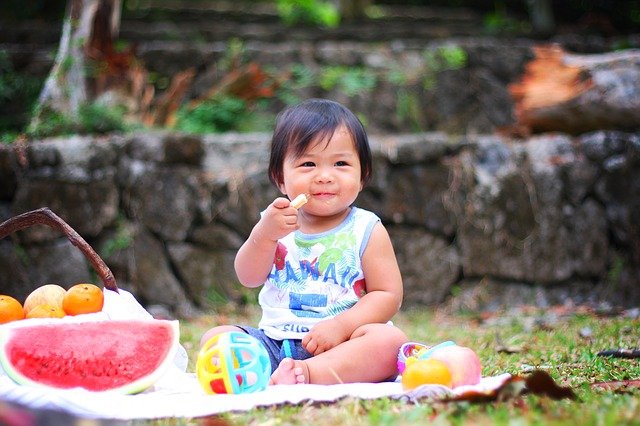 うちの子もやってみた お座りの練習方法と今話題のベビーチェアをご紹介 子育てメディア Memorico